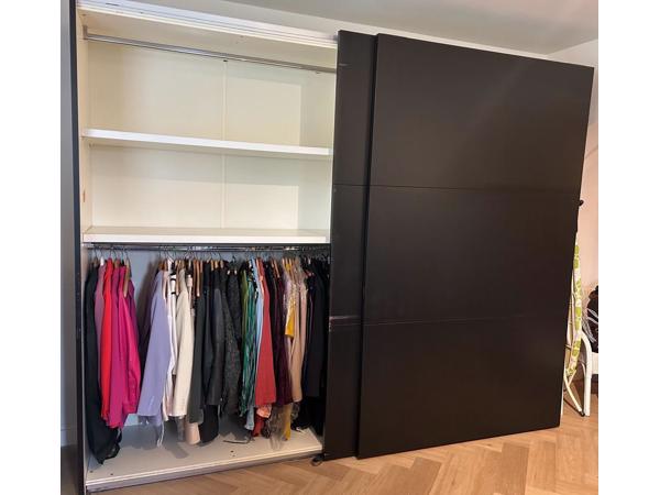 Grote slaapkamerkast