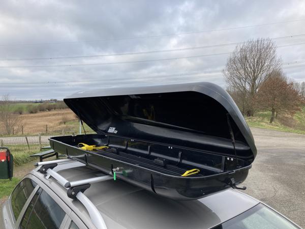 Dakkoffer skikoffer 430 liter te huur