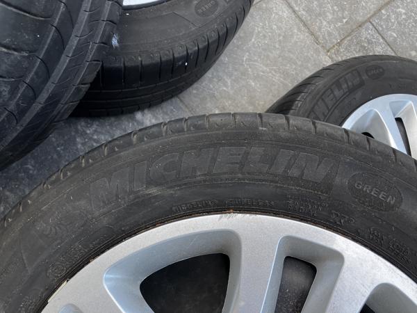 Banden set stalenvelgen met zomer banden 205/55R16