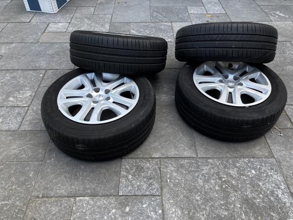 Banden set stalenvelgen met zomer banden 205/55R16