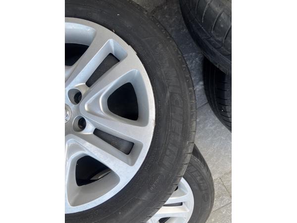 Banden set stalenvelgen met zomer banden 205/55R16