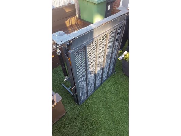 Tekoop oprijplaat voor de bus