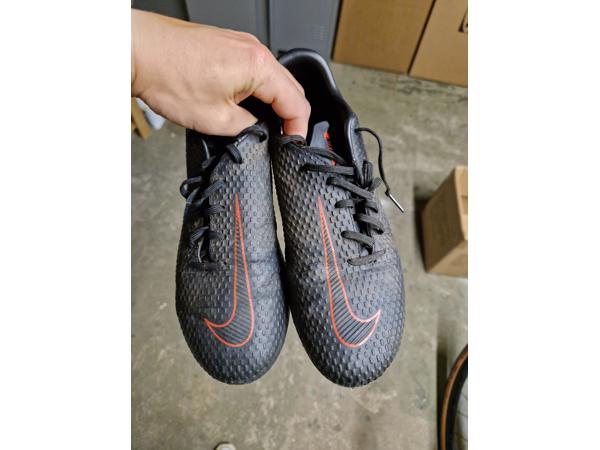 Voetbalschoenen Nike maat 39