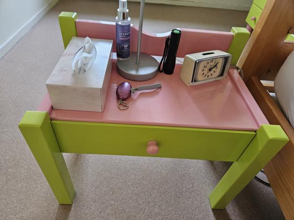 Kledingkast, degelijk en te schilderen