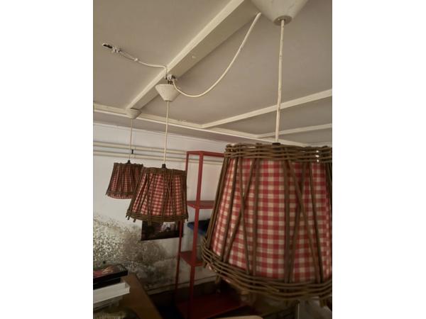 Houten barmeubel met jaren 60 lampen