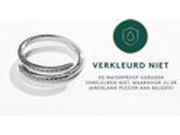 ring van Laura Ferini