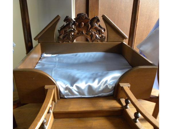 Eikenhouten honden hemelbed