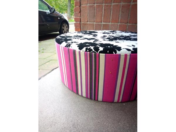 Poef / zitten /tafel / deco