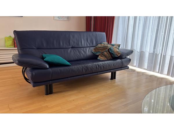 Moderne leren bank en stoel blauw