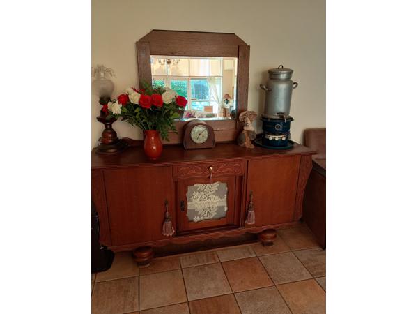 Mooi dressoir voor kamer of hal
