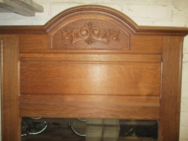 Antieke schouwspiegel