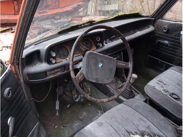 aangeboden; BMW 2002 voor onderdelen.