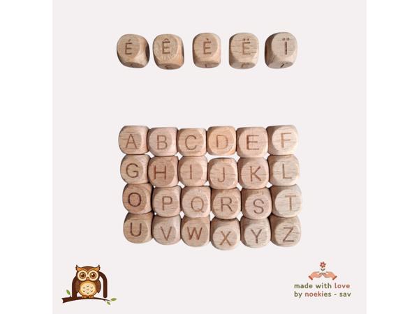 nr 13 noekies naam speenkoord dino stekel roze wit