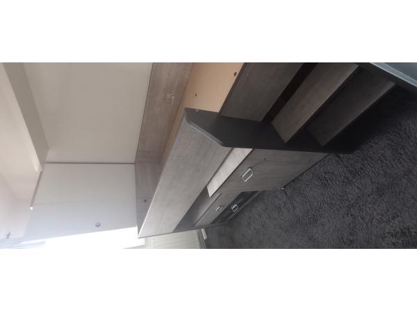 Halfhoogslaper met bureautje