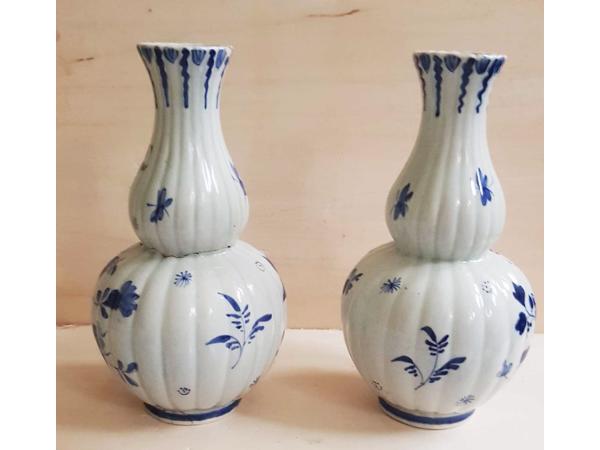 2 Delfts Blauw knobbel vaasjes de Porceleyne Fles