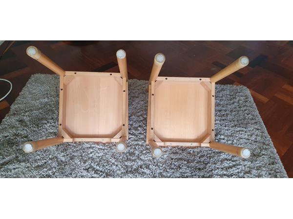 2 originele schilte schoolstoelen 46cm hoog