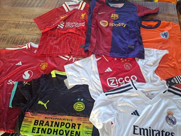 Voetbaltenue kids &amp; trainingspakken te koop!