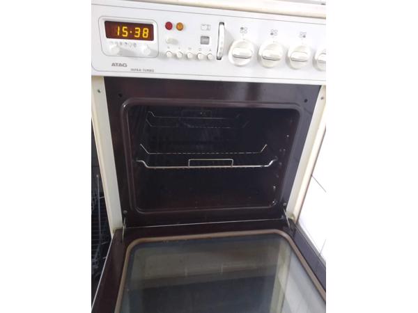 Smal 4 pits gasfornuis met hetelucht oven