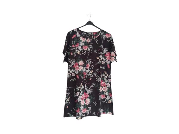 Zomer jurk bloemen zwart groen roze M