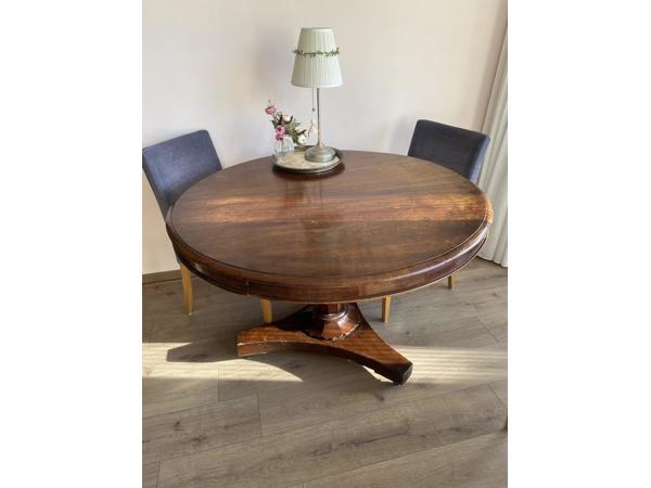 Antieke Tafel