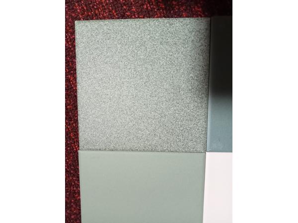 Mooie Portugese tegeltjes in 4 bij-elkaar-passende-kleuren.