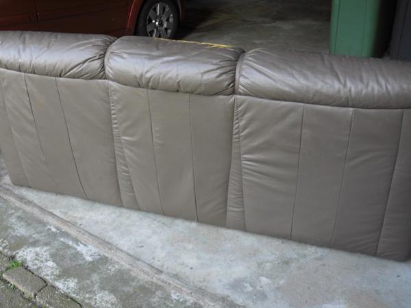 Drie zits bank  Kleur bruin