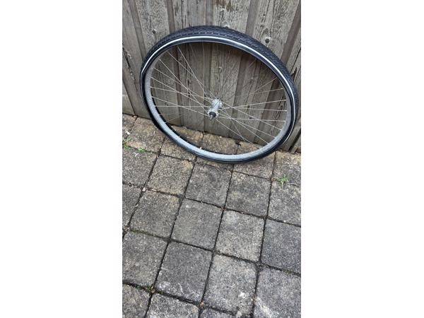 Gebruikte getrommelde tegels voor in de tuin. 2verschillende maten en meerdere zachte kleuren  zoals