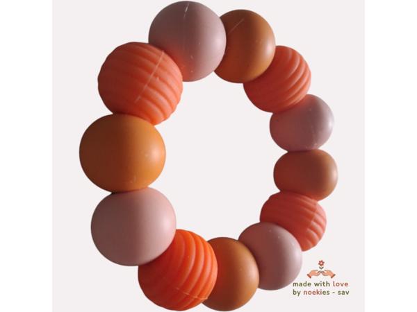 Noekies Handgemaakte Bijtring oranje - Nieuw!