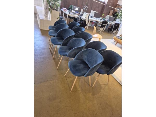 10 Stoelen in goede staat