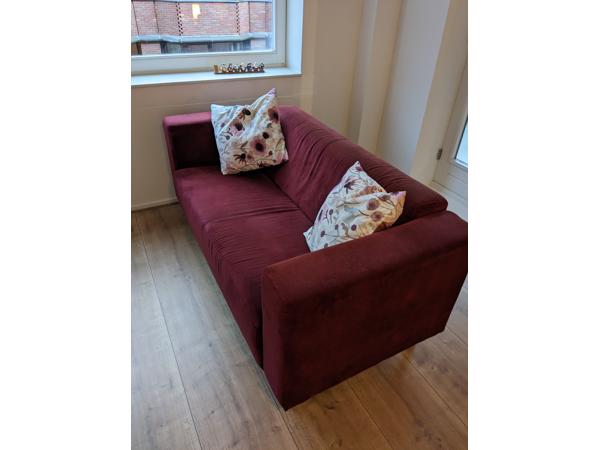 Rode 2-persoons Montèl bank