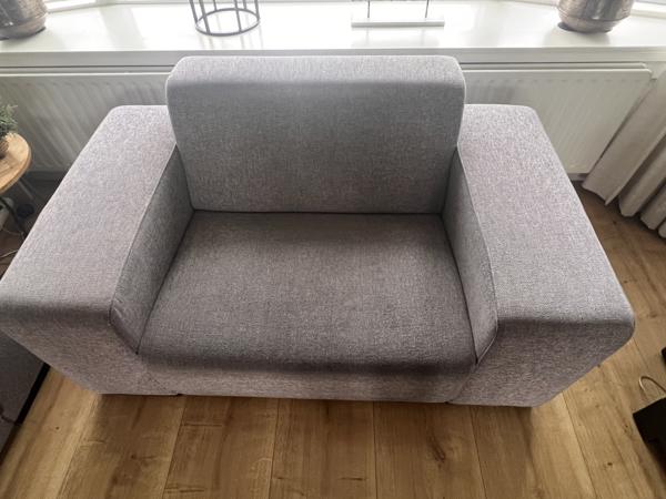 Gratis Bank en Love seat