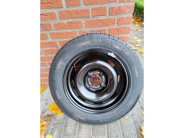 Band Peugeot zo goed als nieuw