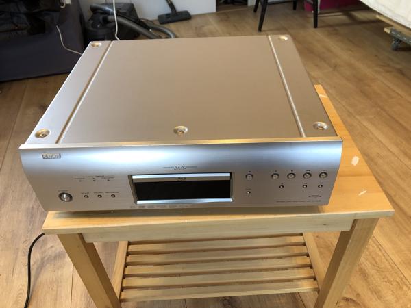 Denon DBP-4010UD (Blue-Ray) Universal Audio/Video player.