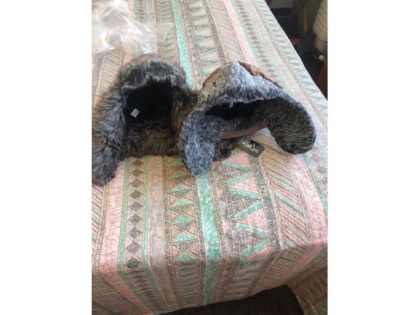 2 stuks nieuwe kinder mutsen