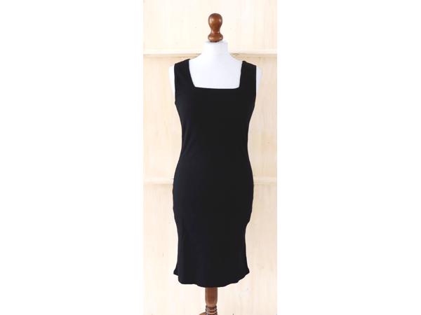 Jurk in ribreliëf, grijs maat S of  zwart maat M (nieuw)