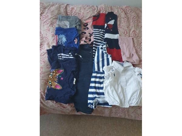 Meisjeskleding maat 104 pakket 13 stuks voor 6 euro