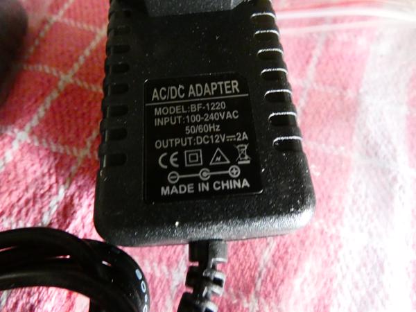 nieuwe adapters in verpakking 12 v(6 stuks