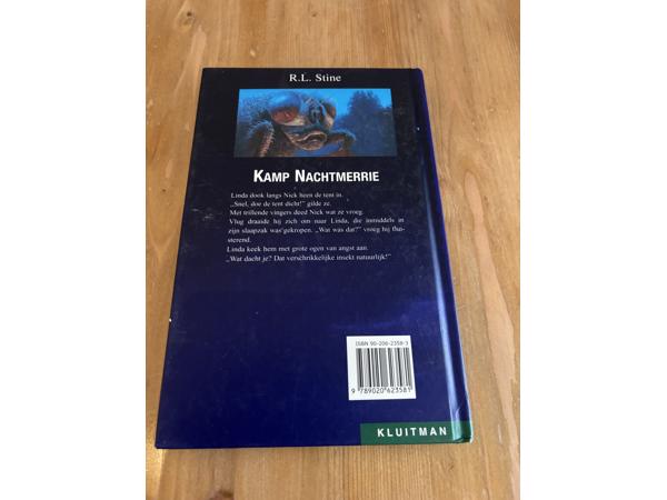 R.L. Stine : kippenvel Kamp nachtmerrie 10plus speciale kaft