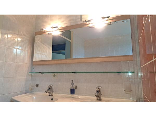 Dubbele wastafel met spiegel 140 cm breed