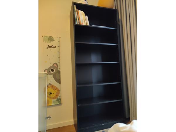 zwarte Billy kast Ikea