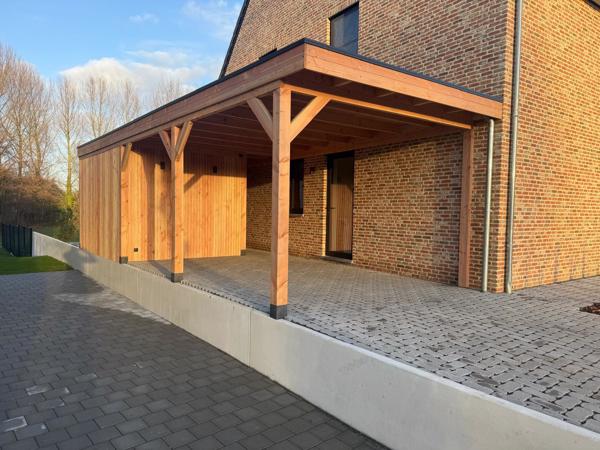 MAATWERK: blokhutten, woonunits, bijgebouwen.