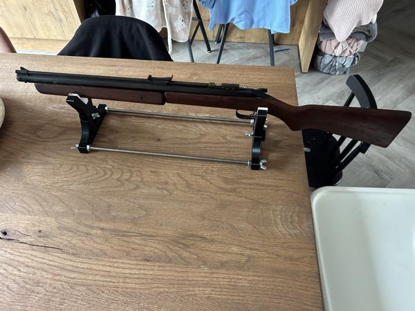 Sheridan 5.05 bj 81 houdt zijn druk