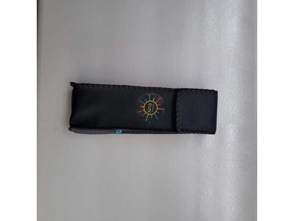 Diamant tester en andere edelmetalen in opberghoes