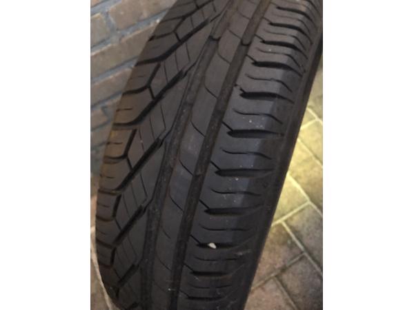 Nissan Almera Tino autobanden