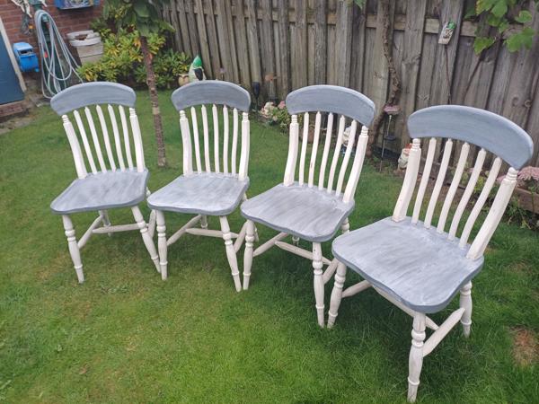 Leuke Stevige Houten eettafel stoelen Gratis op halen