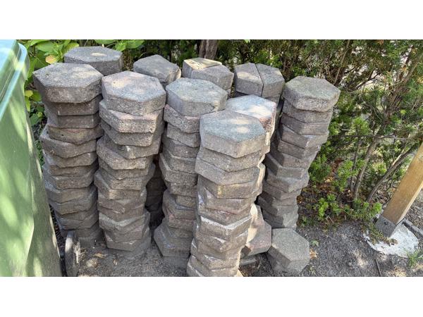 Gebruikte betonnen terrastegels