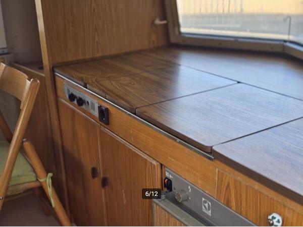 ERIBA TRITON 400 1990 Vast Bed Treinzit