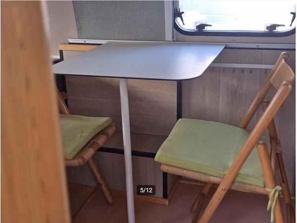 ERIBA TRITON 400 1990 Vast Bed Treinzit