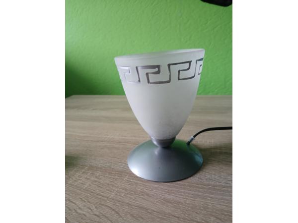 Grote stalamp en kleine tafellamp.