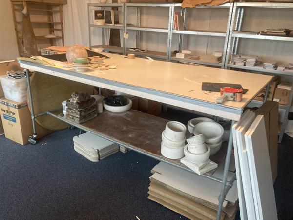 Hele grote hoge werktafel